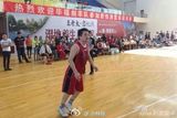 组图:55岁毕福剑打篮球狂揽73分 观众:不服不行