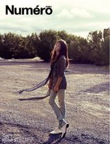 组图：韩演员李智雅写真 展十足冷艳魅力