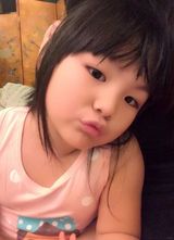 组图：李湘王诗龄圆润自拍 小公主嘟嘴惹人爱