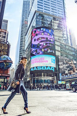 组图：王珞丹长发造型盘点 凸显女人味文艺气质