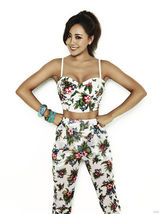 组图：Karey天天曝性感写真 大秀小蛮腰展S曲线