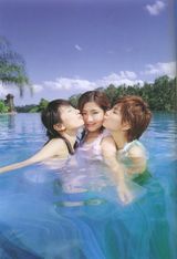 策划：S.H.E出道13周年纪念日 闺蜜之吻大盘点