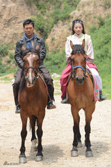 组图：杜志国满意准儿媳 感谢她约束杜淳