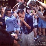 组图：下一个点谁？全球明星冰桶挑战动图来袭