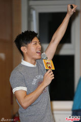 组图：韦礼安演说爆满 自曝曾被嫌歌声像头皮屑