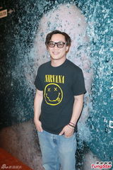 组图：陈奕迅现身校园开讲座 否认上海开酒吧