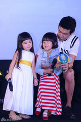 组图：《爸爸去哪儿2》长沙首映 导演称无4+X