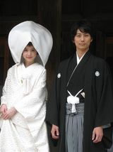 组图：佐佐木希新戏穿日本传统婚服美若天仙