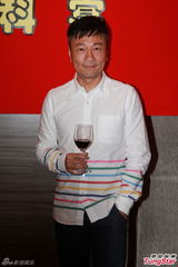 组图：黎耀祥黄浩然TVB重头戏《商战》杀青