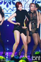 组图：众星献唱《冠军秀》 Infinite抱得奖杯归