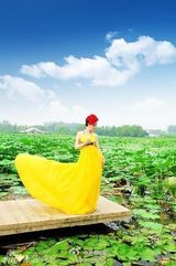 组图：芙蓉姐姐变美艳荷花仙 恨嫁心切想要男友