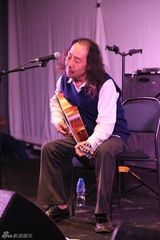 组图：艾草民谣音乐节落幕 音乐民俗相得益彰