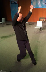 组图：陈佩斯投身喜剧教学 亲上课堂卖力示范