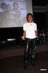 组图：齐秦首度公开女儿太太合照 祝福旧爱王祖贤