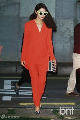 组图：韩星朴志胤苏怡贤等出席春夏时装展