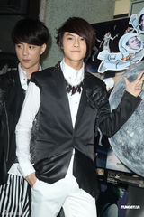 组图：JPM睽违两年出新出辑 与獒犬威廉属良性竞争