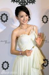 组图：李小璐张梓琳着婚纱竞艳 黄圣依中性打扮抢眼