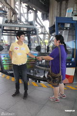 组图：吴君如出席慈善活动 称已安慰脚伤古天乐