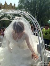 组图：延参法师为李行亮主婚 李炜陈翔任伴郎