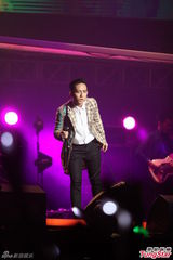 组图：林宥嘉上海演唱会造型百变粉丝追捧