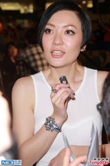 组图：田蕊妮发新碟 挺老公杜汶泽有艺德