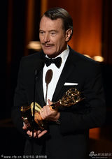 组图：布莱恩获剧情最佳男主角 朱莉娅-罗伯茨蓝裙颁奖