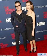 组图:不要得罪化妆师！朱莉脸涂白粉亮相很灾难