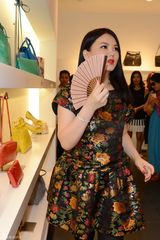 组图：李湘否认怀孕首亮相 复古装红唇妩媚