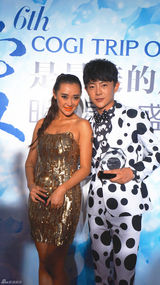 组图：何炅叶璇许茹芸等群星出席时尚盛典