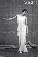 组图：花滑女神金妍儿黑白大片变复古名伶