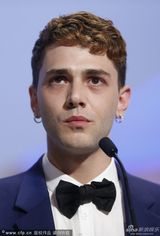 组图：评委会大奖诞双黄蛋 25岁导演多兰落泪