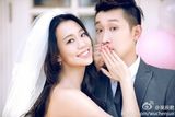 组图：吴辰君晒甜蜜亲吻婚纱照 庆祝结婚两周年