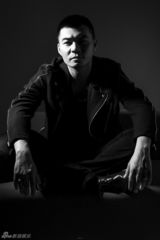 组图：王冠淇最新时尚写真尽显男儿本色