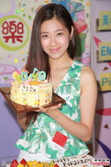 组图：周家蔚为儿子弃事业 陈庭欣愿做房奴