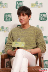 组图：李敏镐变暖男 称与金秀贤合作会擦出火花