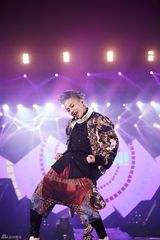 独家高清：EXO出道两年首开唱 11成员一夜长大