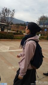 组图：王菲大理置别墅 网友偶遇天后无架子