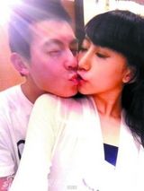 组图：陈冠希旧爱晒私房照 与整容前判若两人