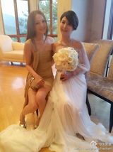 组图：许茹芸婚礼现场热吻老公 彭顺李心洁亮相