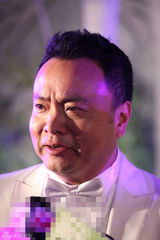 组图：沙桐刘园园携女儿补婚礼 白岩松低调现身