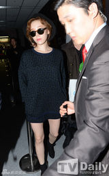 组图：CNBLUE李正信姜敏赫等亲临首尔时装周