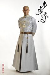 组图：《步步惊心》男主角定妆曝光 吴奇隆首次剃发