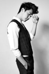 组图：马天宇时尚写真 黑白映画间演绎英伦风范