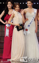组图：韩国小姐诞生 50名佳丽似同一人