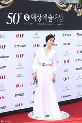 独家高清：又是一年百想红毯 众星云集争奇斗艳