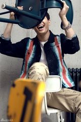 组图：高云翔潮范十足大片 随性本色表情迷人