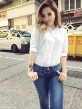 组图：艾菲余文乐共拍时尚大片展现默契