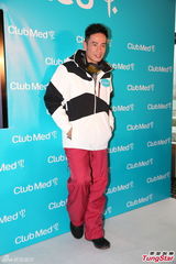 组图：陈豪不清楚TVB裁员 杨洛婷不觉受冷落