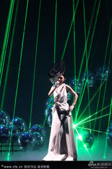 组图：金曲遗珠田馥甄唱组合歌曲 变神秘名伶