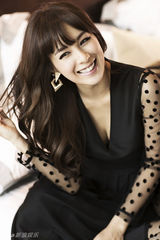 组图：蔡妍复古写真曝光 性感妩媚尽展女人味